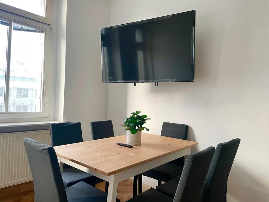 110m2 Stylish 4 Bedroom Apartment Wien